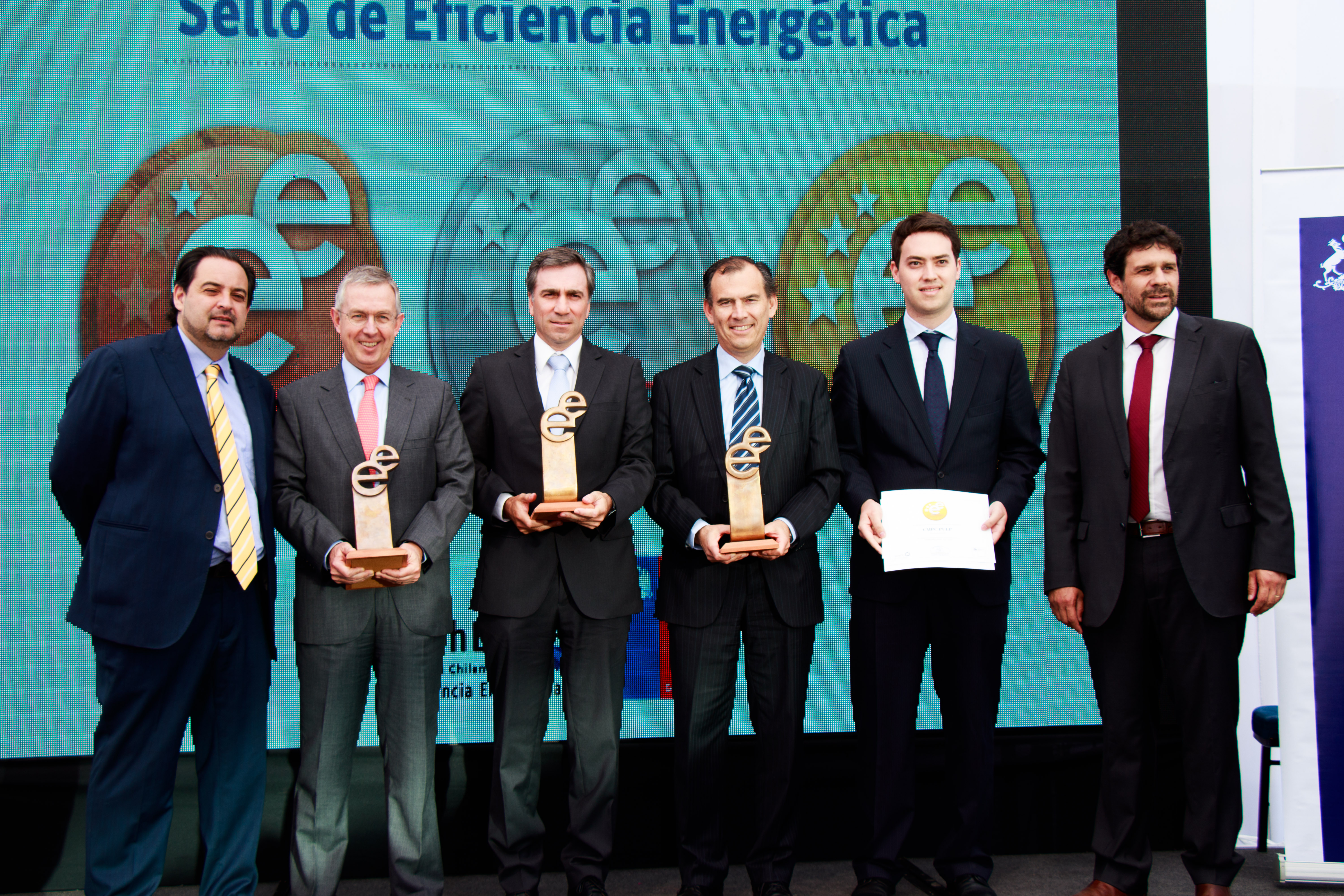 CMPC receiving award