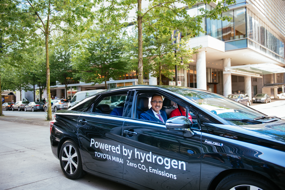 Canadian Minister Sohi in a hydrogen car
